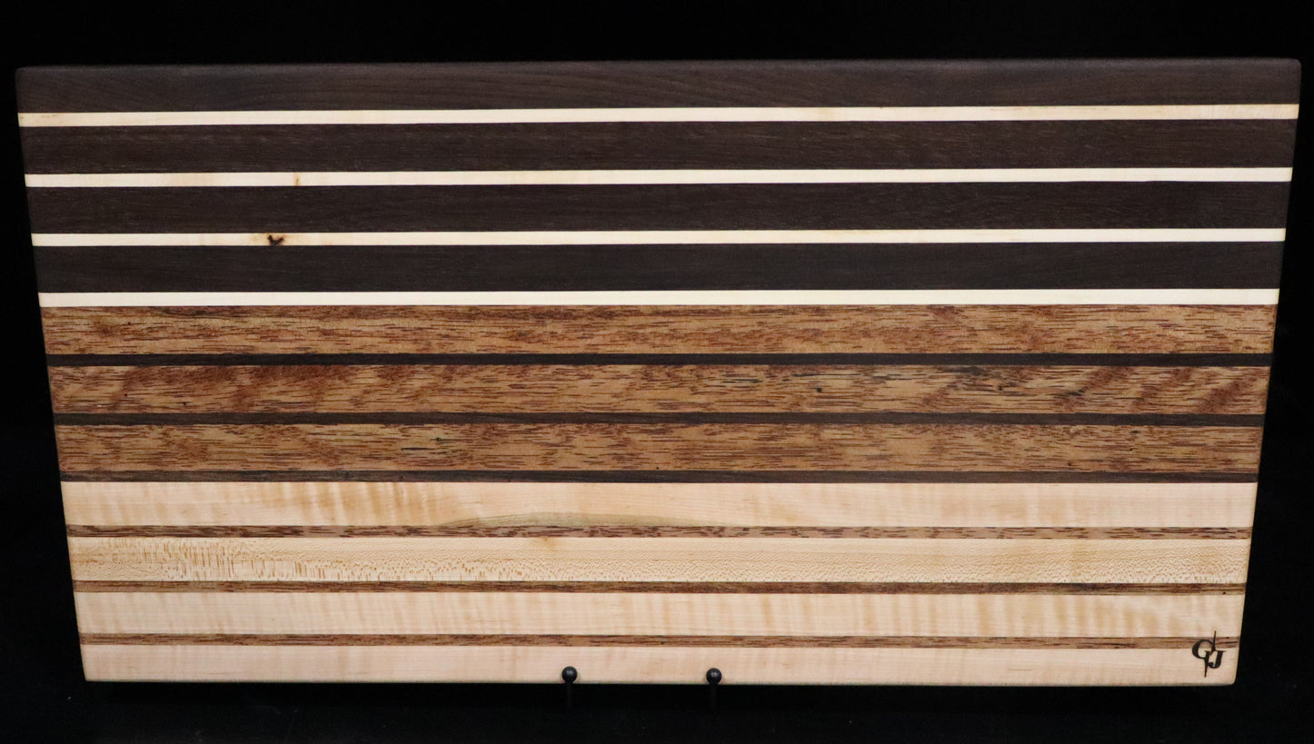 Walnut, Mara Macho, Maple Edge Grain Cutting Board
