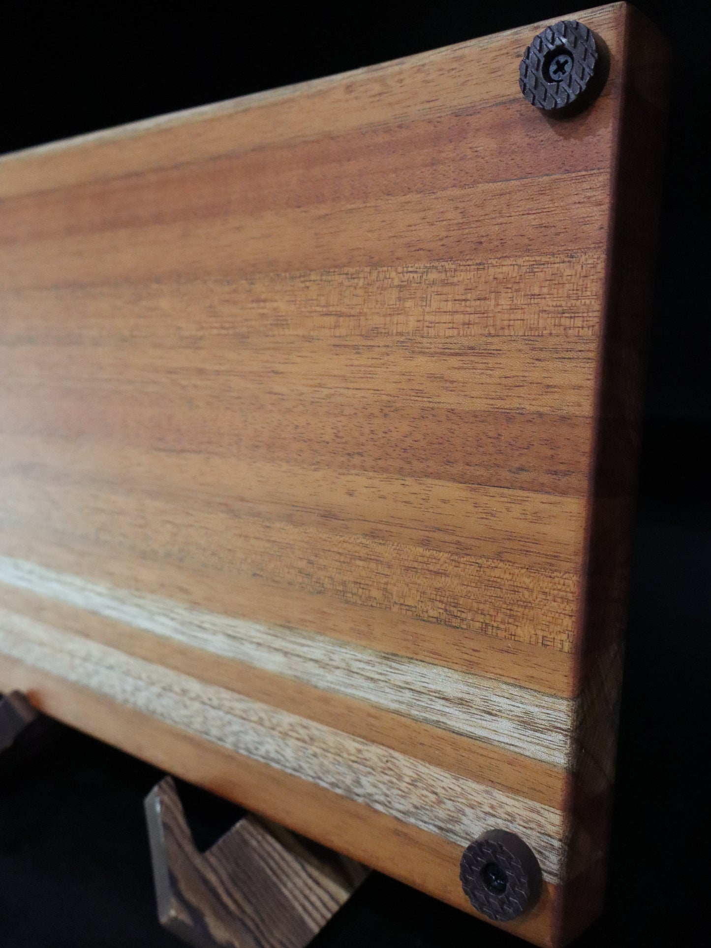 Mahogany Edge Grain Cutting Board with Juice Groove