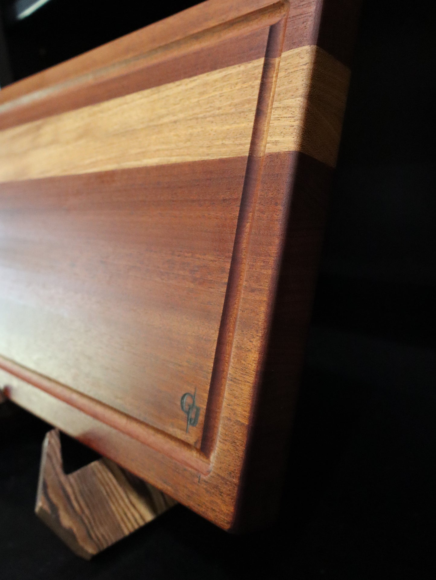 Mahogany/Vanilla Wood Edge Grain Cutting Board with Juice Groove