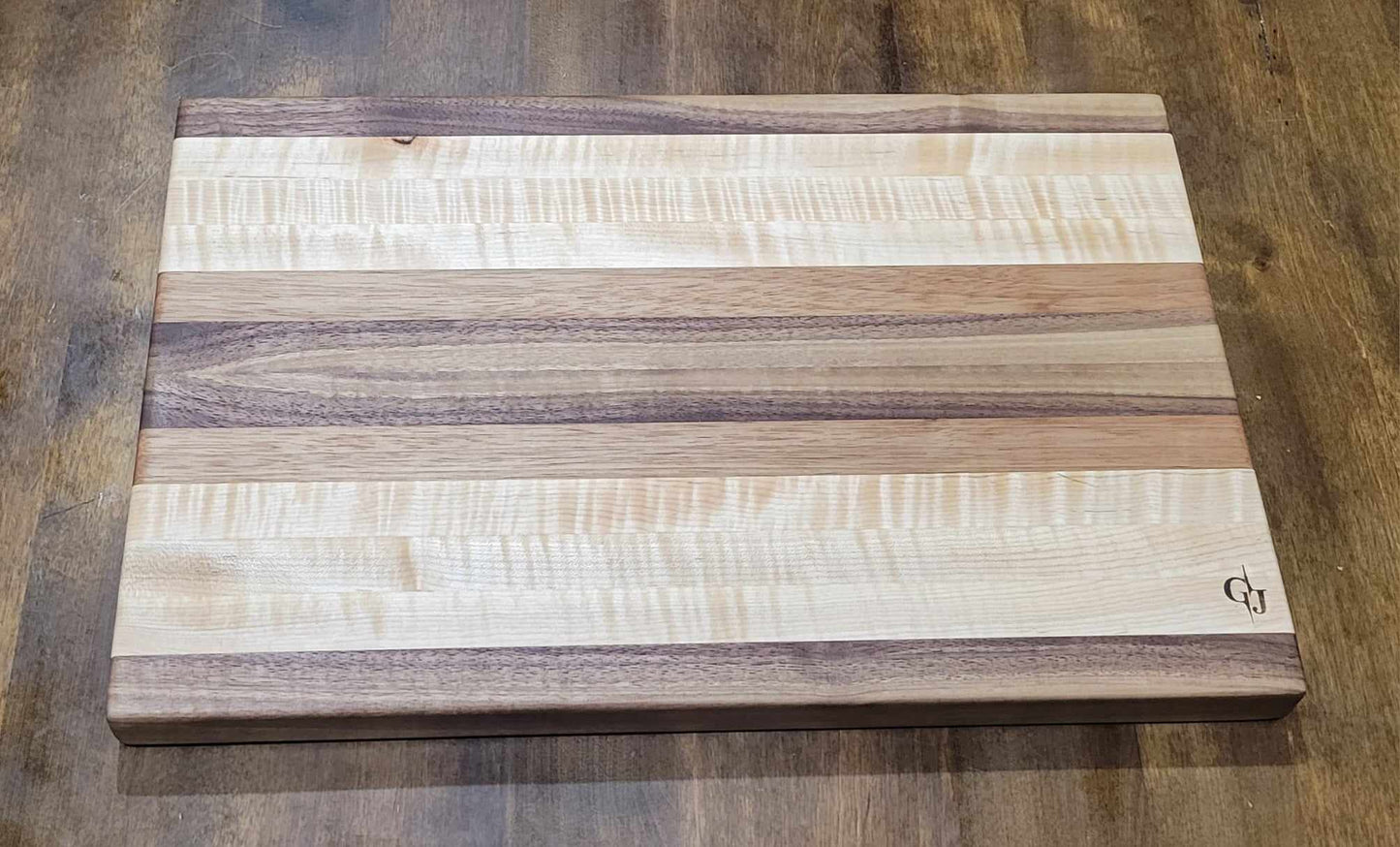 Walnut/Maple/Oak Cutting Board