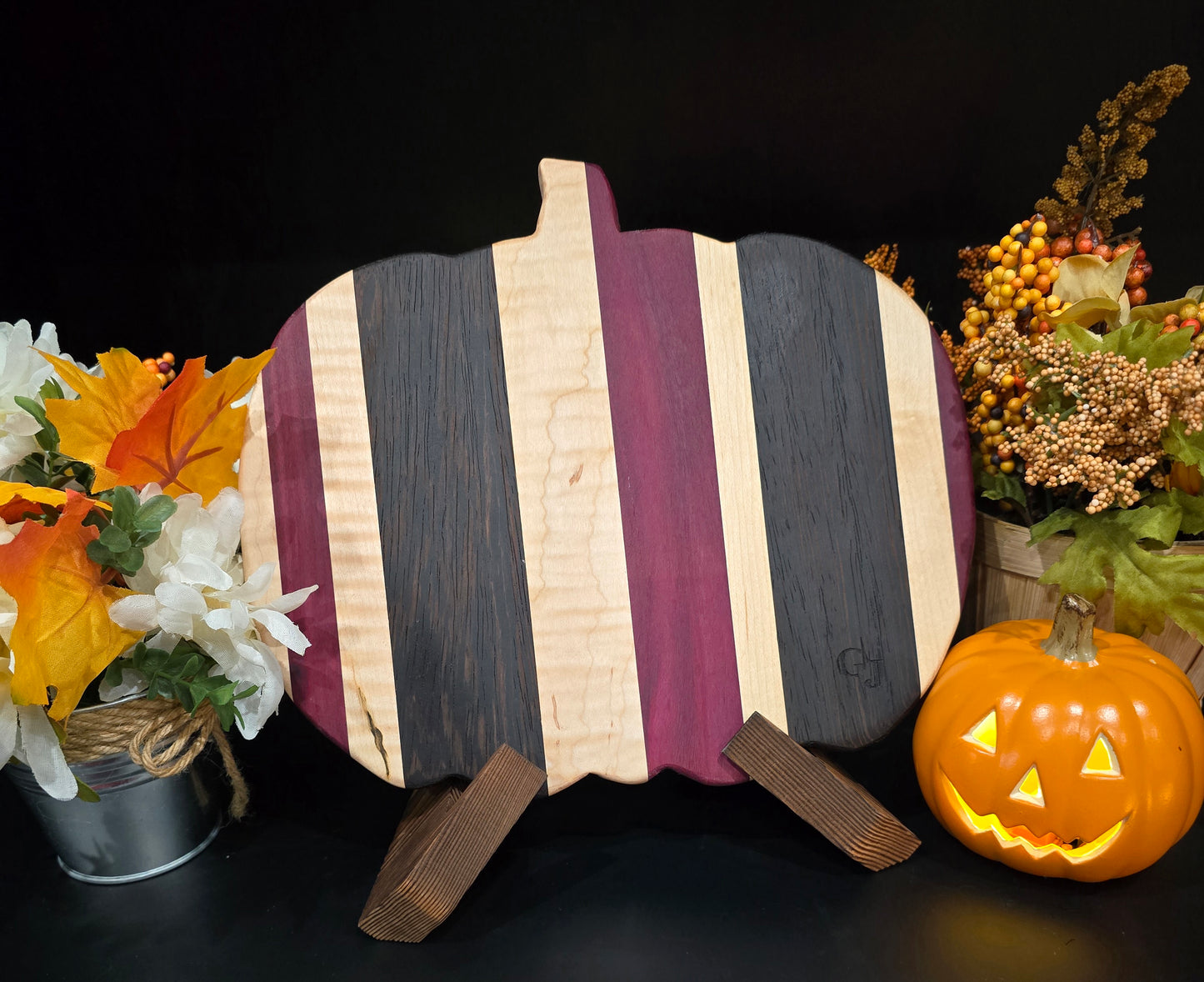 Purpleheart, Wenge, and Curly Maple Pumpkin-shaped Cheese Board