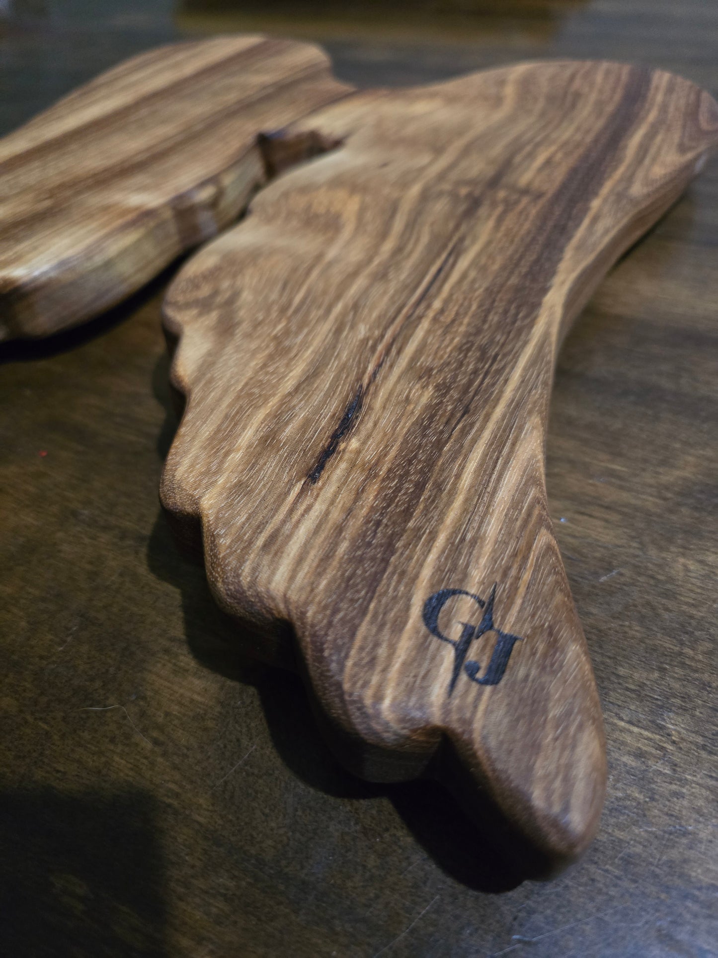 Angel Wing Beli Wood Charcuterie Board 15x12 | Unique Shaped Wooden Cheese Board, Exotic Wood Appetizer Platter with Non-Slip Rubber Feet