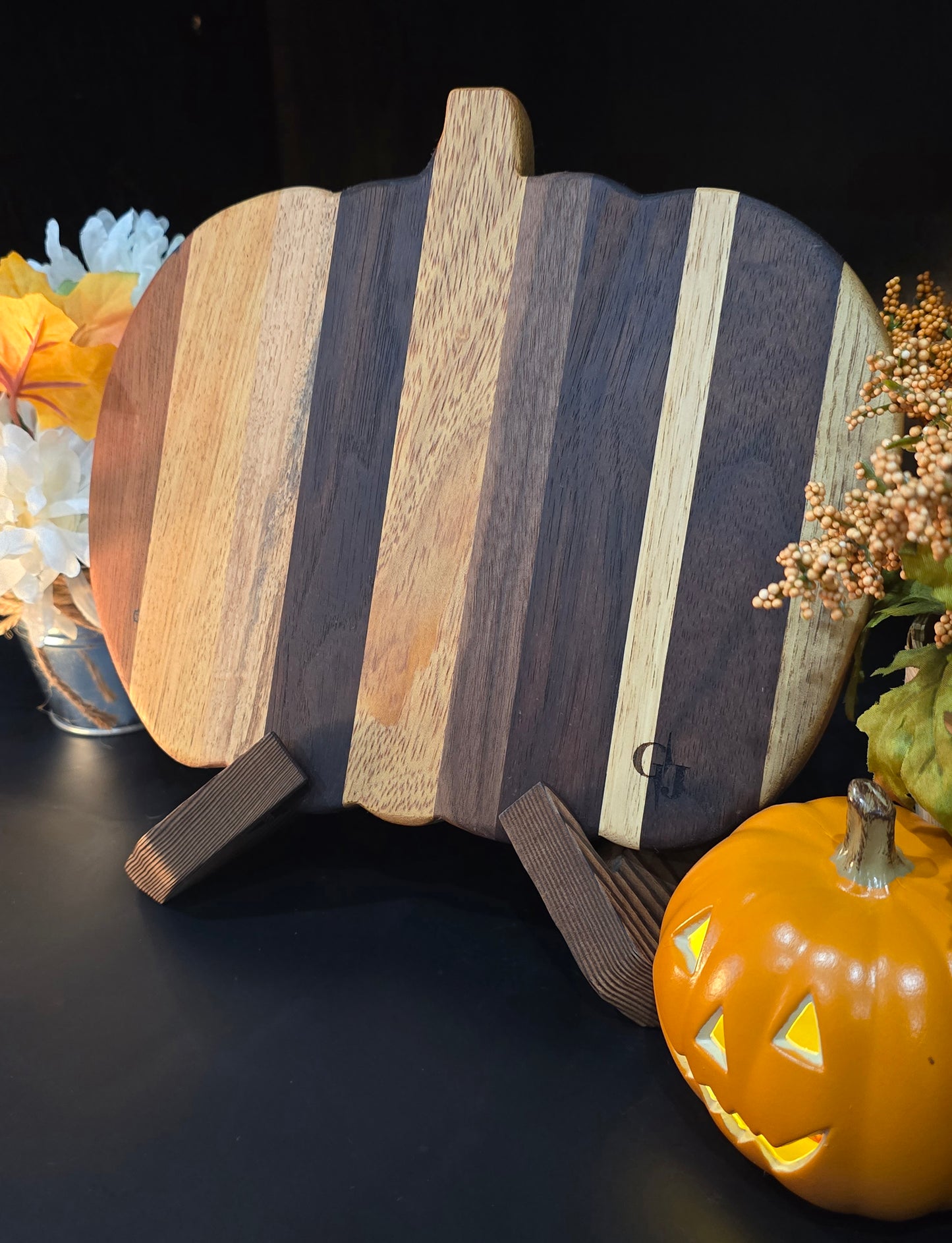 Multi Hardwood Pumpkin-shaped Cheese Board
