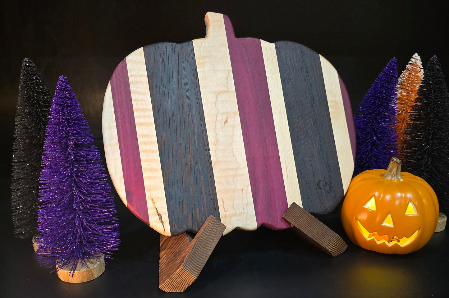 Purpleheart, Wenge, and Curly Maple Pumpkin-shaped Cheese Board