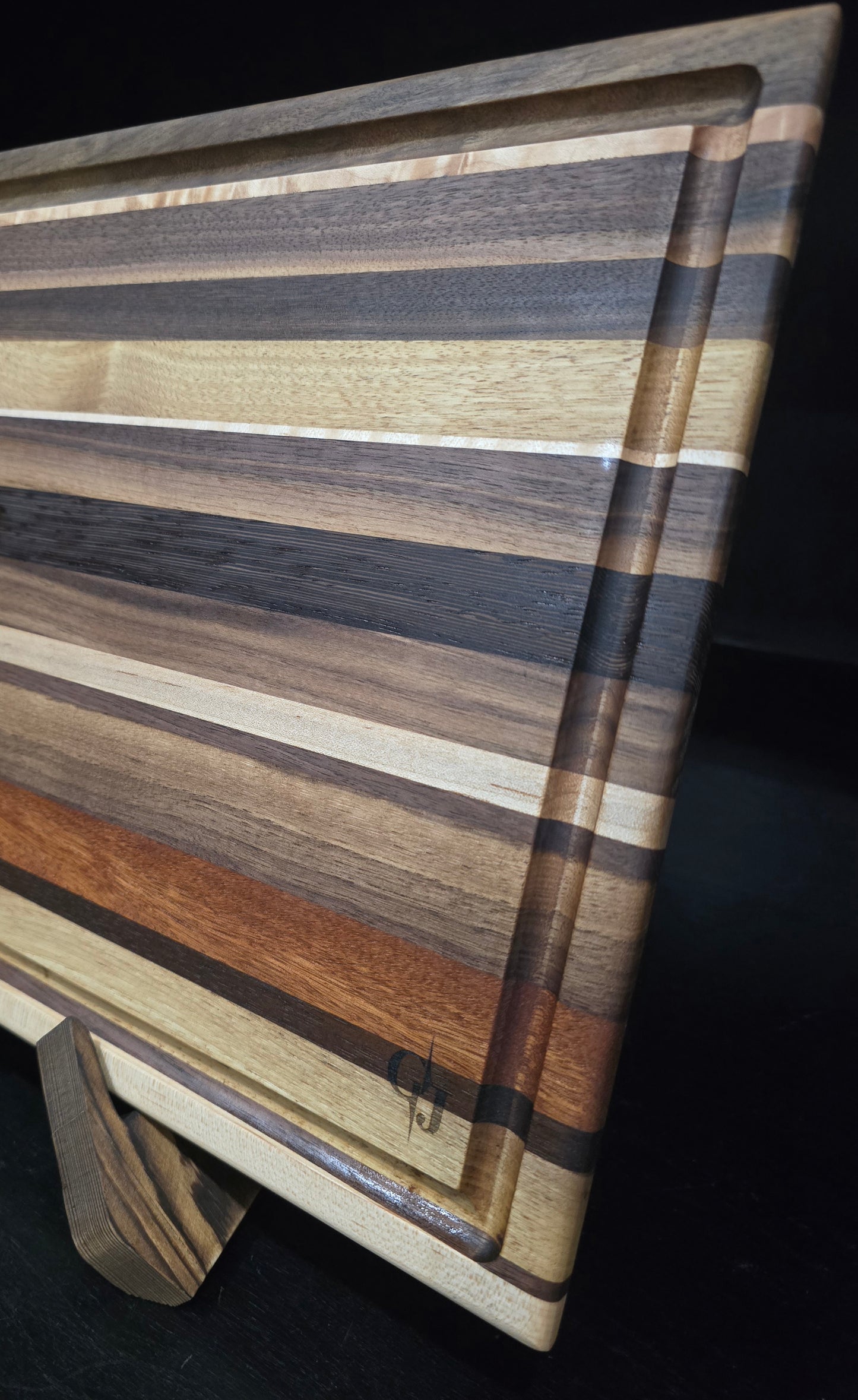 Multi Hardwood Edge Grain Cutting Board