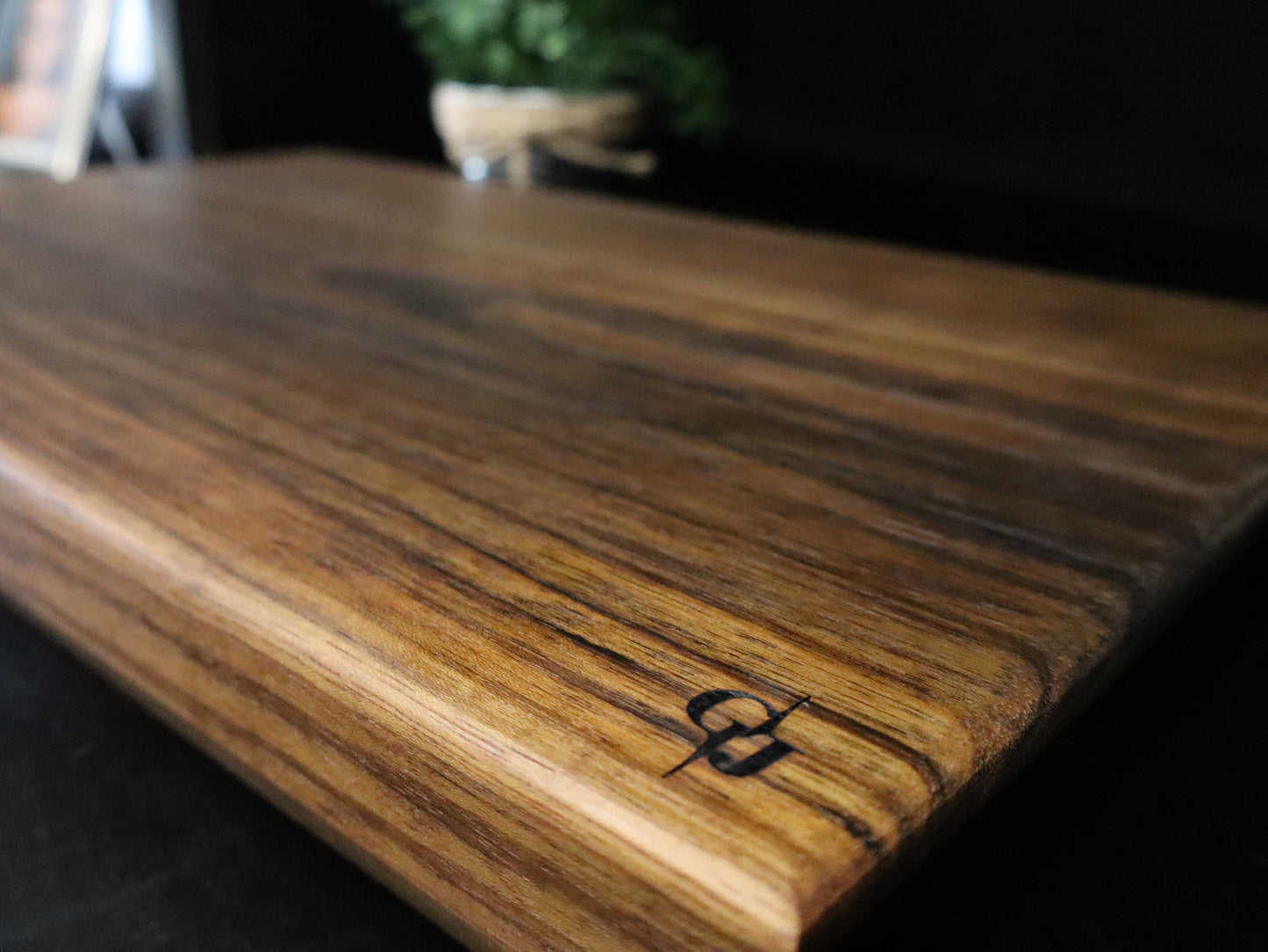 Shedua Solid Wood Cutting or Serving Board