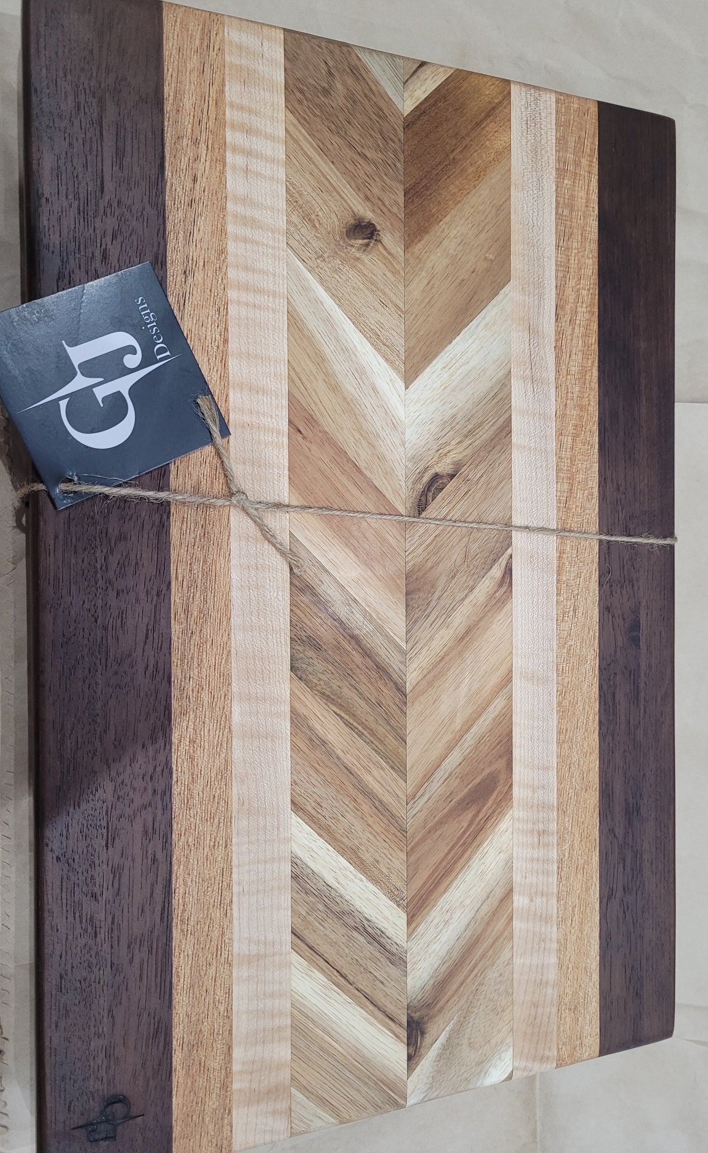 Walnut/Oak/Maple/Acacia Chevron Cutting Board