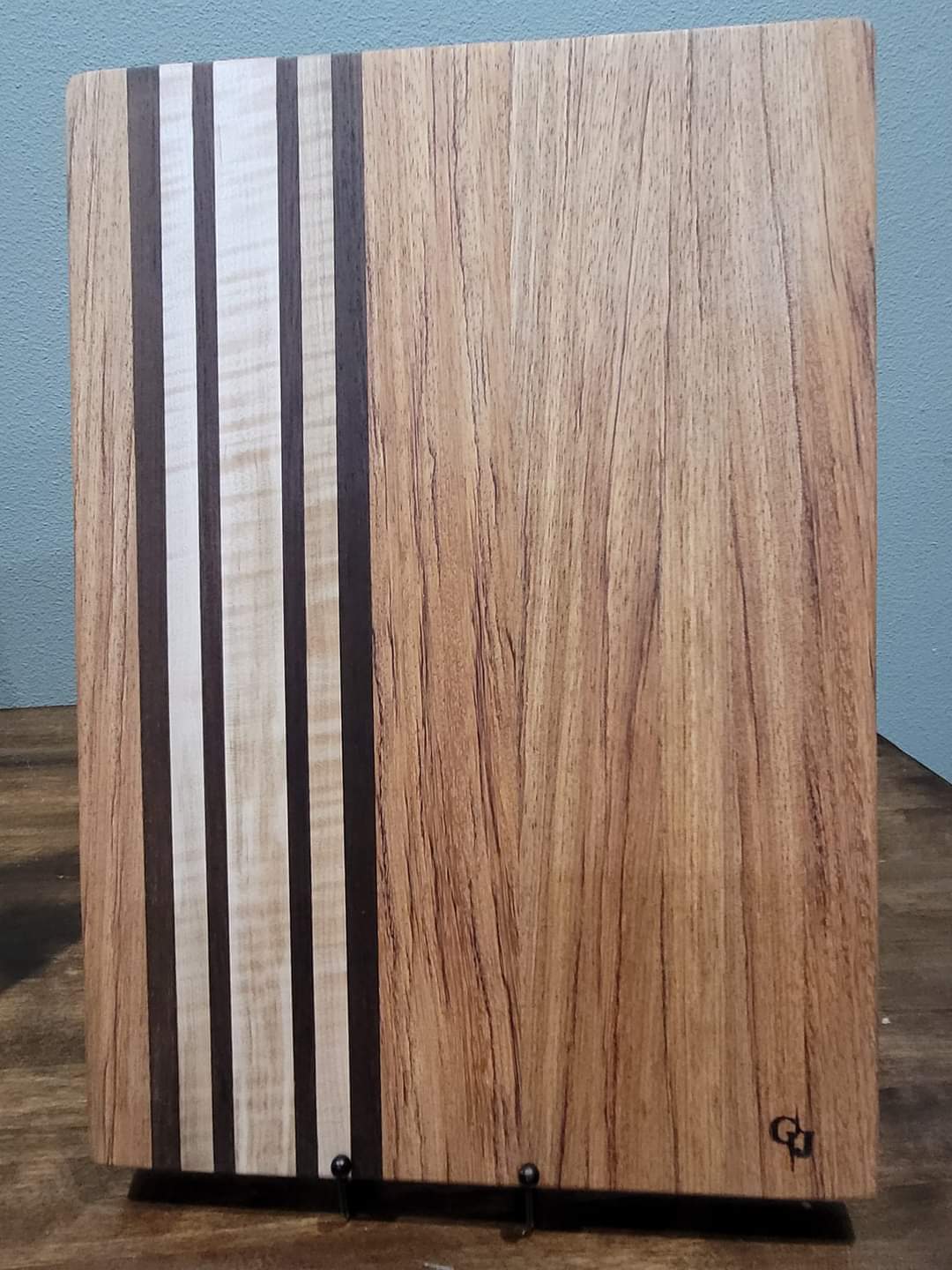 Vanilla Wood/Nogal/Curly Maple Cutting Board