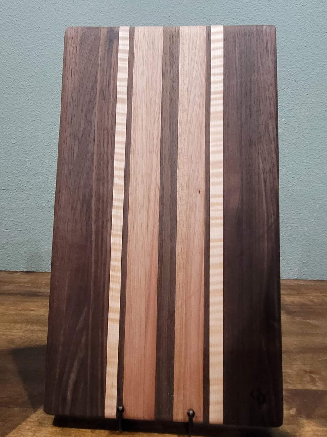 Walnut/Maple/Oak Cutting Board