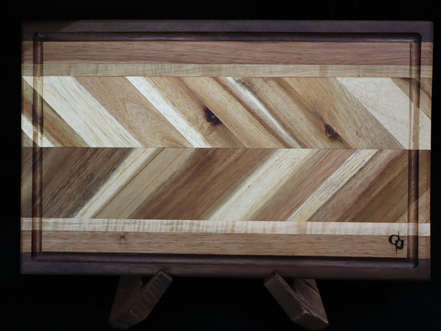 Nogal Walnut/Oak/Curly Maple/Acacia Chevron Cutting Board with Juice Groove