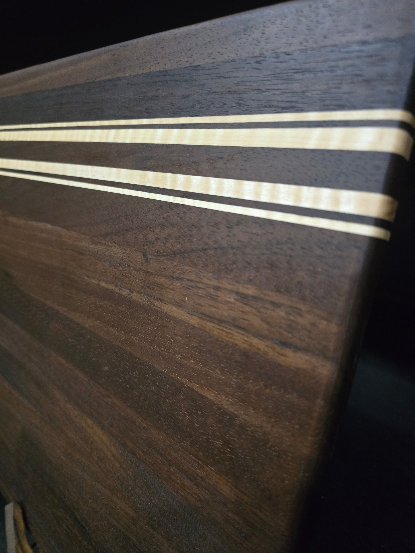 Nogal Edge Grain Cutting Board with Maple Stripe