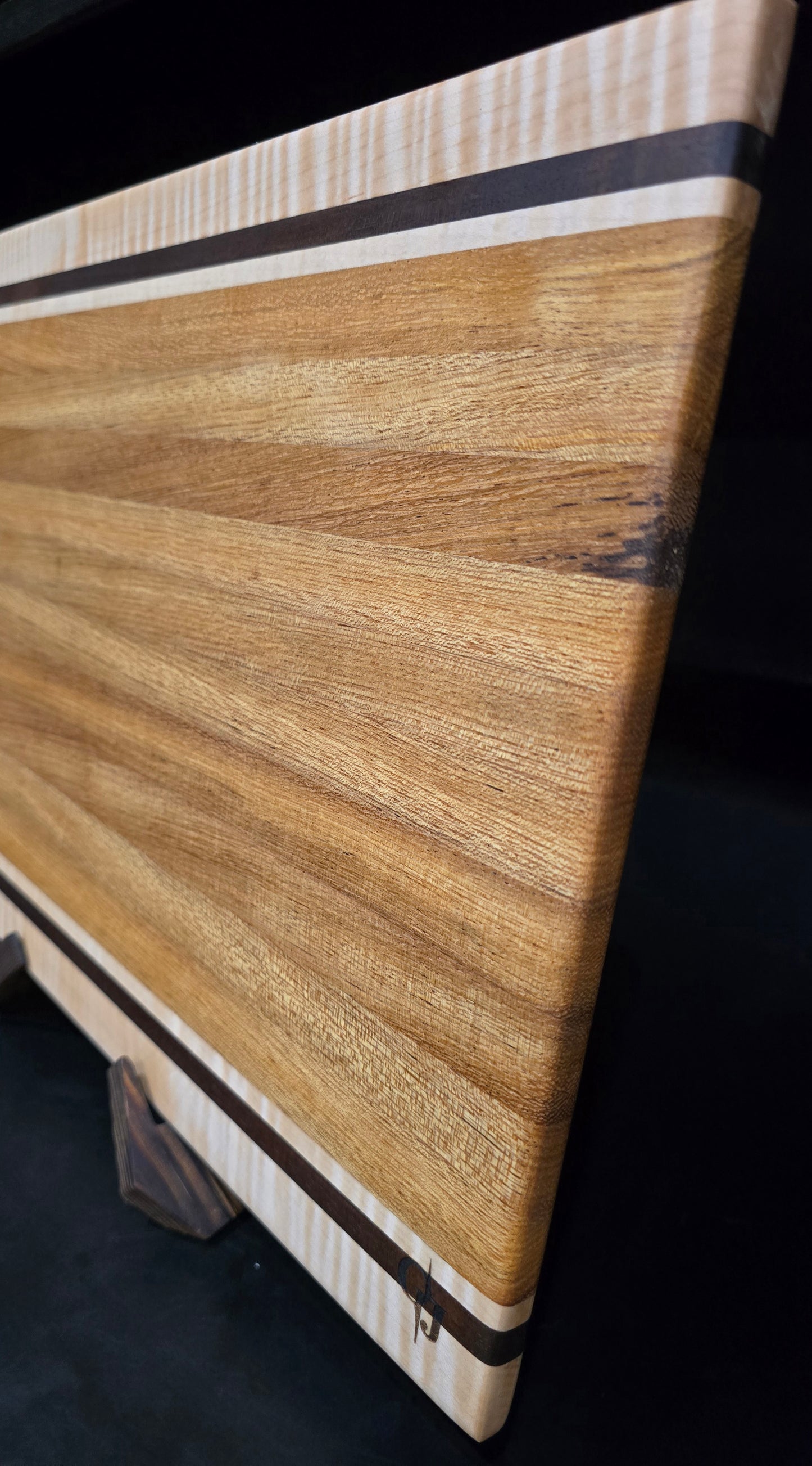 Vanilla Wood/Nogal/Curly Maple Cutting Board