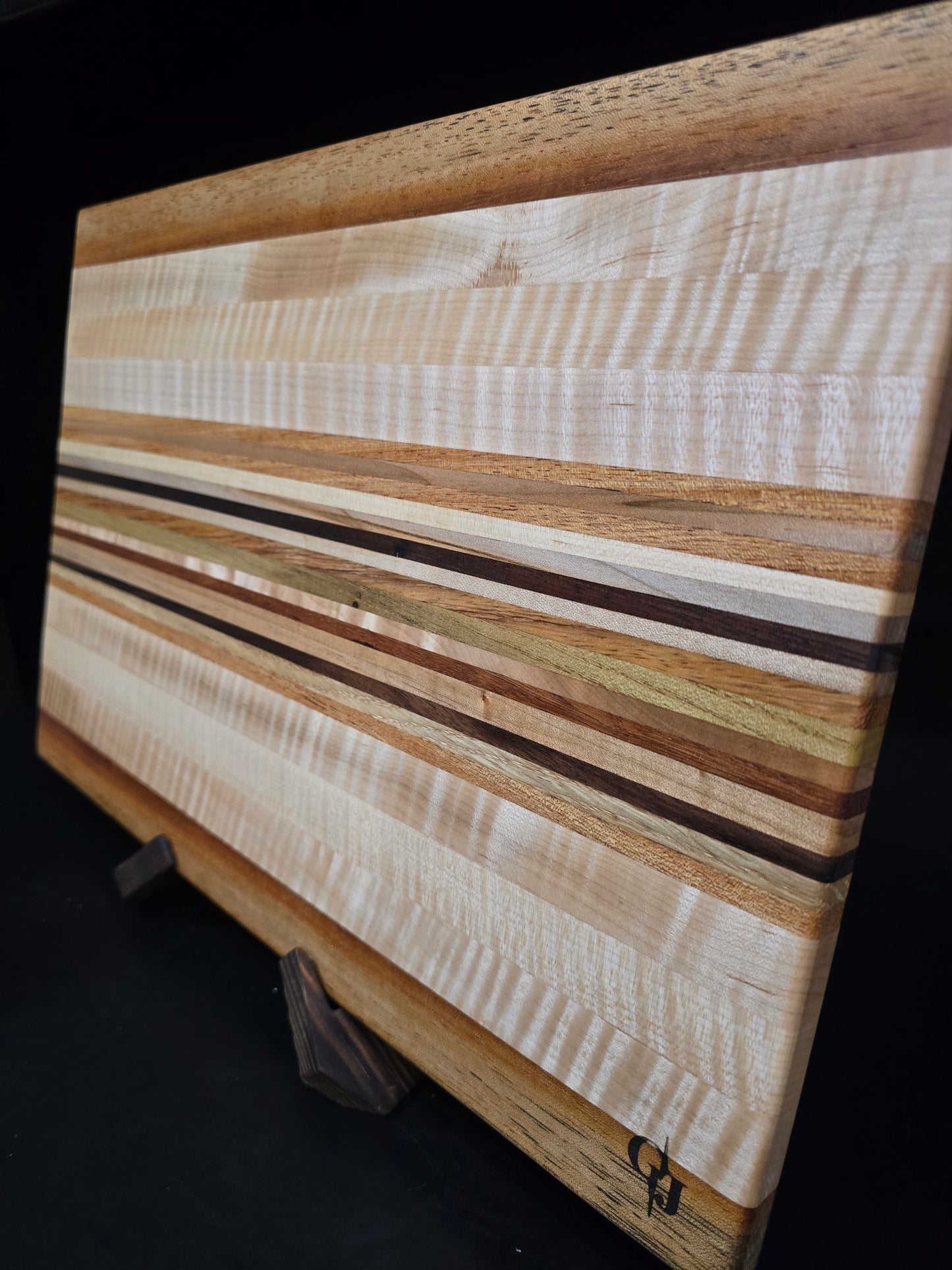 Multi-Hardwood Edge-grain Cutting Board