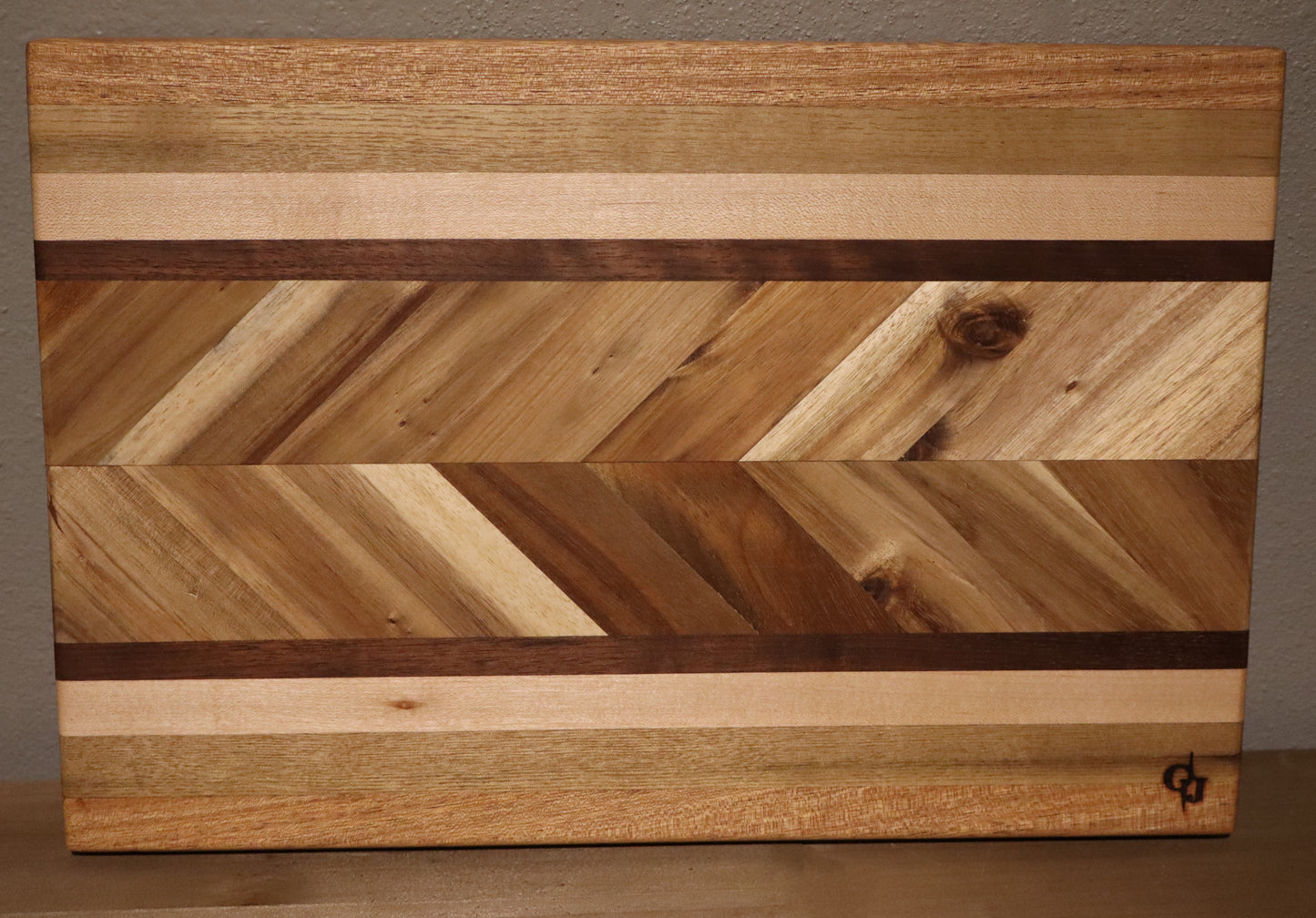 Brazilian Oak/Sassafras/Maple/Walnut/Acacia Chevron Cutting Board